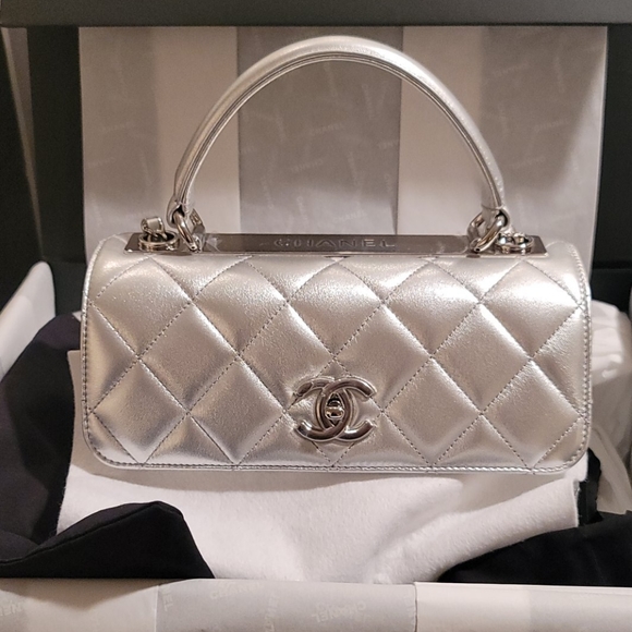 Chanel Silver Metallic Top Handle Flapbag 21K - Picture 4 of 17